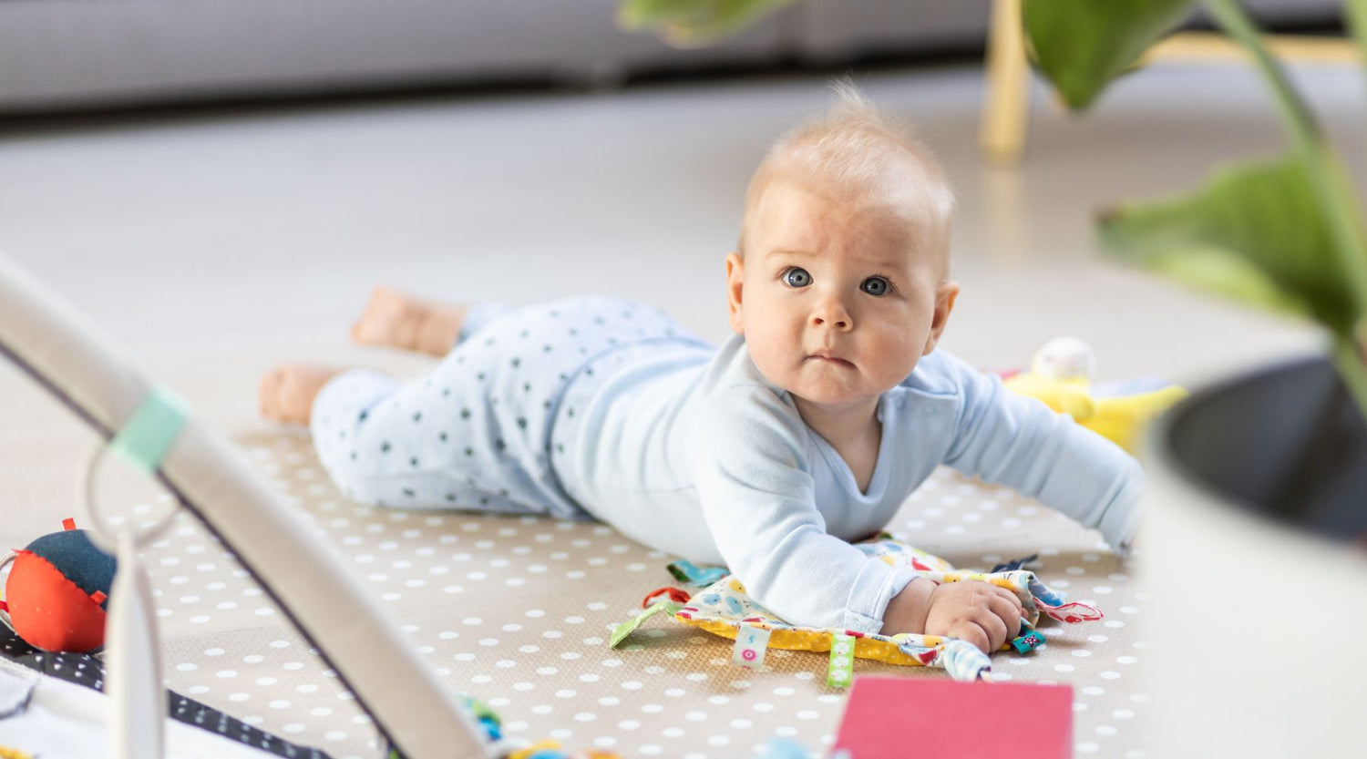 Spielmatte für´s Baby: Sicherheit und Spaß beim Krabbeln