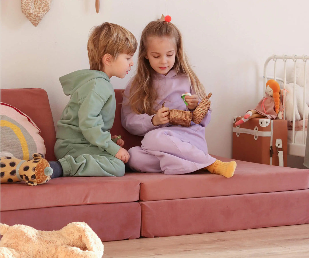 Spielsofa vs klassische Kinderzimmermöbel